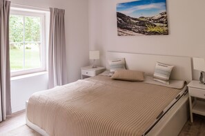Apartemen, 1 kamar tidur, teras, lantai dasar | Didekorasi berbeda-beda, Wi-Fi gratis, dan seprai linen