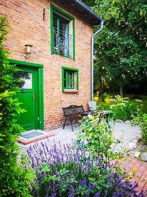 Cabin, 1 Queen Bed, Non Smoking, Garden View (Storchennest) | Terrace/patio - Gutshof Groß-Behnkenhagen (Sundhagen)