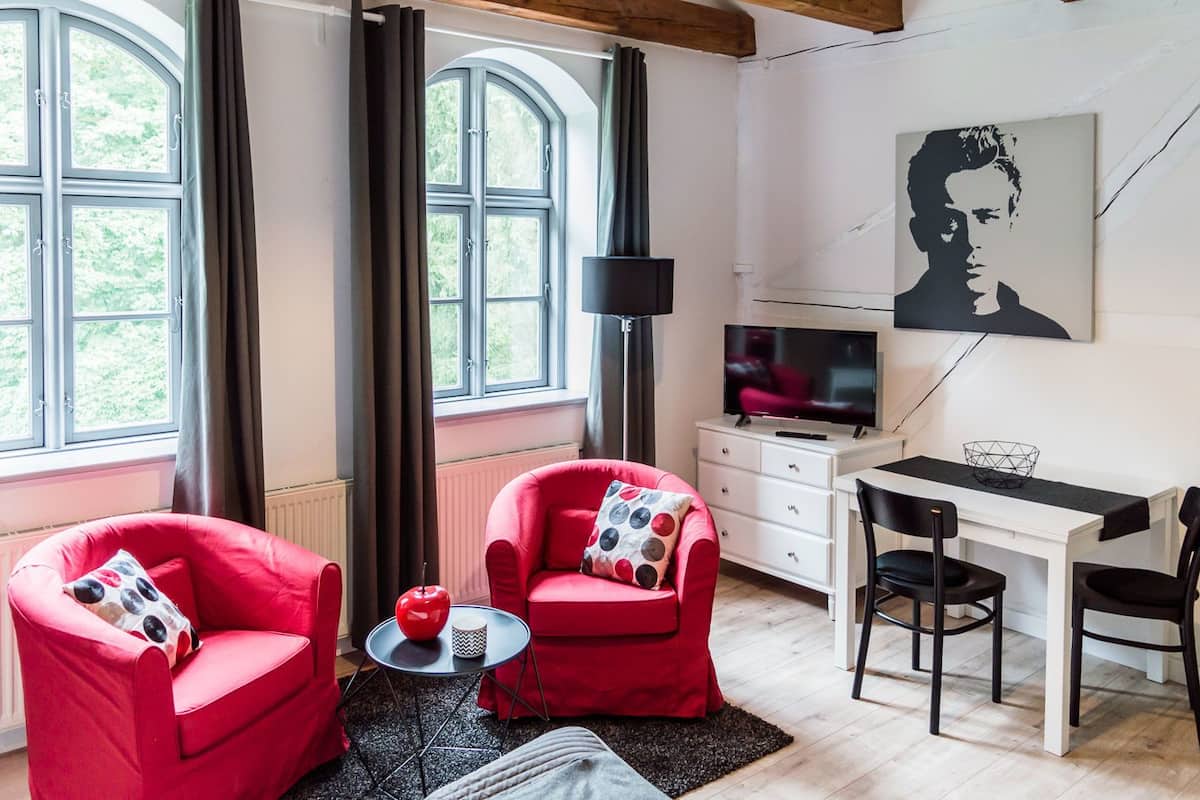 Apartment, 1 Schlafzimmer, Parkblick (Sellin) | Kostenloses WLAN, individuell dekoriert, Bettwäsche