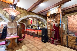 Dining - Historical Hotel Fortetsya Hetmana (Hatne)