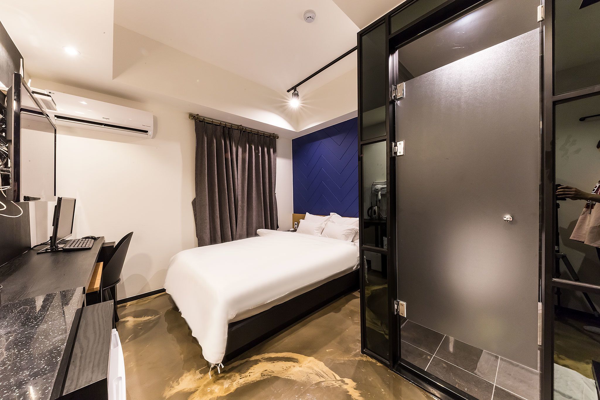 Premium Double Room | Premium bedding, desk, iron/ironing board, free WiFi