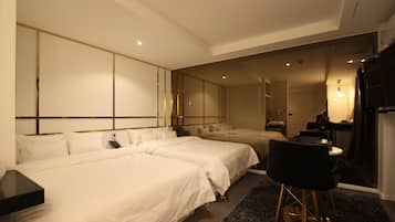 Royal Suite (Check-In 9PM on Saturdays,Sundays,Public Holidays) | Seprai premium, meja kerja, setrika/meja setrika, dan Wi-Fi gratis