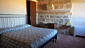 Superior Double Room, 1 Double Bed - Contessa Ava Dei Lambardi - Hostel (Monteriggioni)