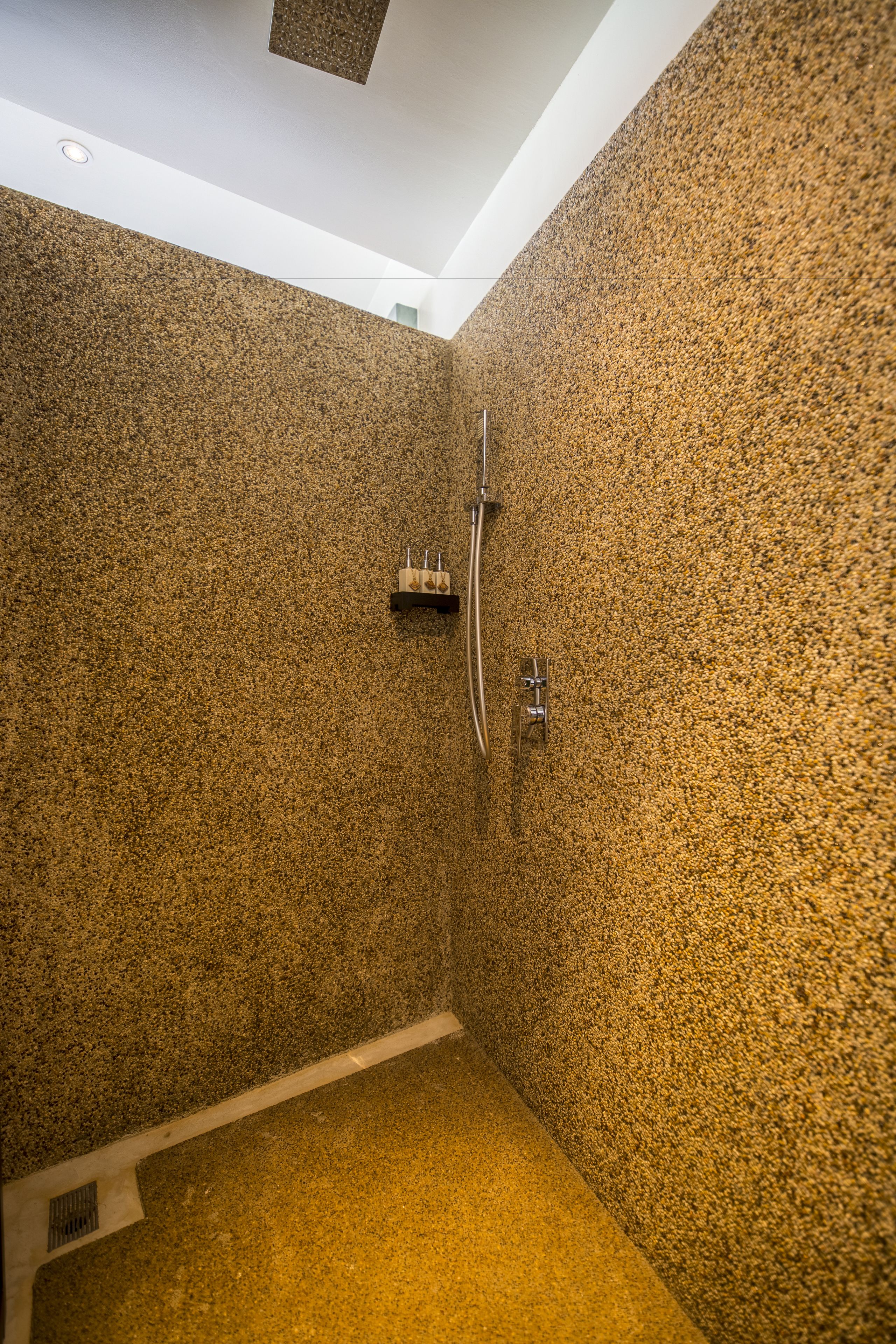 superior double room | bathroom | shower, rainfall showerhead, free toiletries, hair dryer