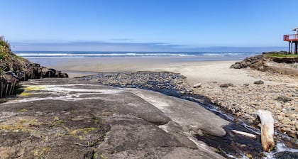 ¡Estudio romántico con vista al mar en Yachats! ¡NOCHE LIBRE!