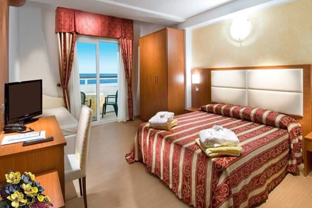 In-room safe, desk, cribs/infant beds, rollaway beds
