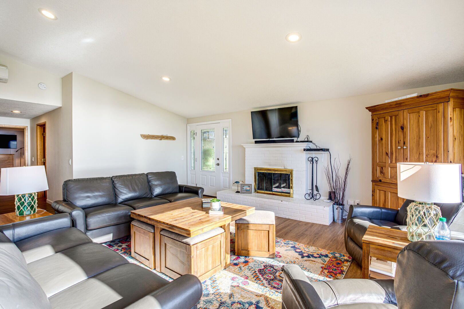 Ocean Front Home, Hot Tub & Miles of Sand to Explore!