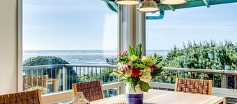 Ocean Front Home, Hot Tub & Miles of Sand to Explore!