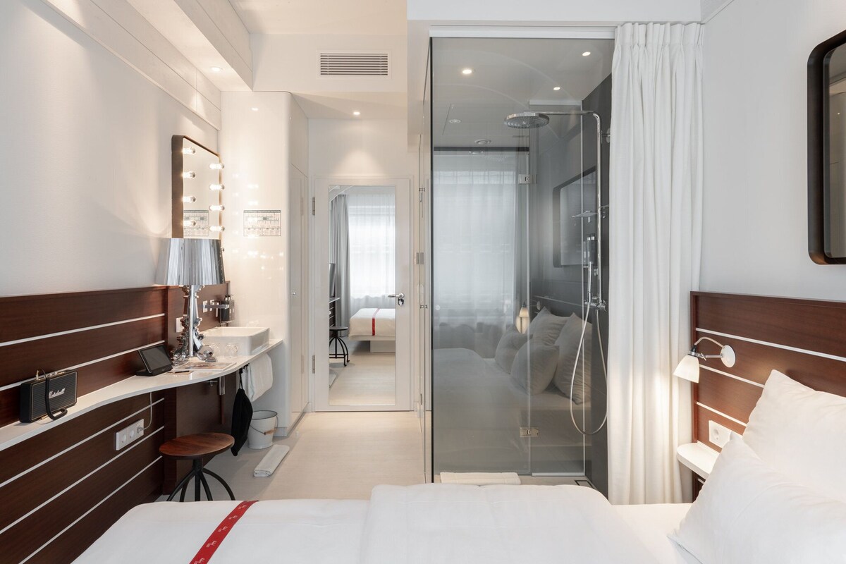 Room, 1 Queen Bed (Nest Room) | Premium bedding, in-room safe, desk, soundproofing