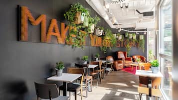 Daily continental breakfast (EUR 24 per person)