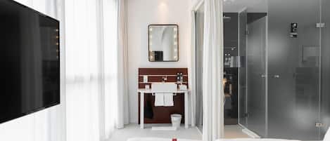 Room (Lovely) | Premium bedding, in-room safe, individually decorated