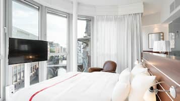 Room, 1 Queen Bed, Canal View (Captain Room) | Premium bedding, in-room safe, individually decorated