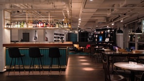 Bar (on property) - Ruby Lotti Hotel Hamburg by IHG (Hamburg)