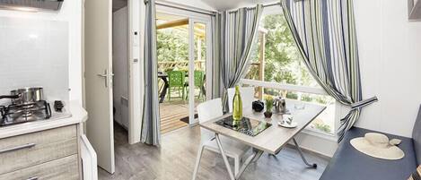 Confort 2 chambres | Living area