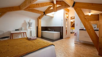 Suite (Colombard) | Premium-sengetøj, individuelt design, individuel indretning, skrivebord