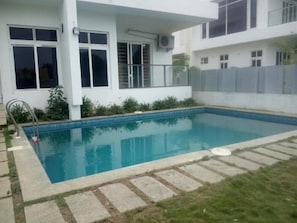 2 indoor pools, outdoor pool