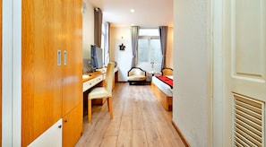 Luxury-Doppelzimmer, 1 Queen-Bett, Nichtraucher, Badewanne | Hochwertige Bettwaren, Minibar, Zimmersafe, Schreibtisch