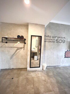 Arcadia Room | Desk, iron/ironing board, free WiFi, bed sheets