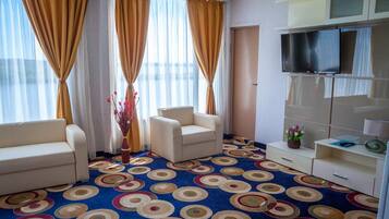 Appartement (VIP) | Woonruimte | Flatscreentelevisie