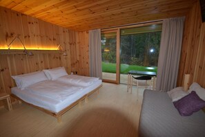 办公桌、遮光窗帘、隔音、免费婴儿床