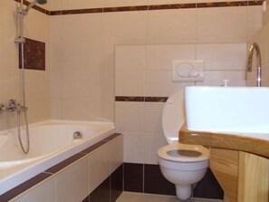 Apartment, 1 Double Bed with Sofa bed, Non Smoking | Bathroom