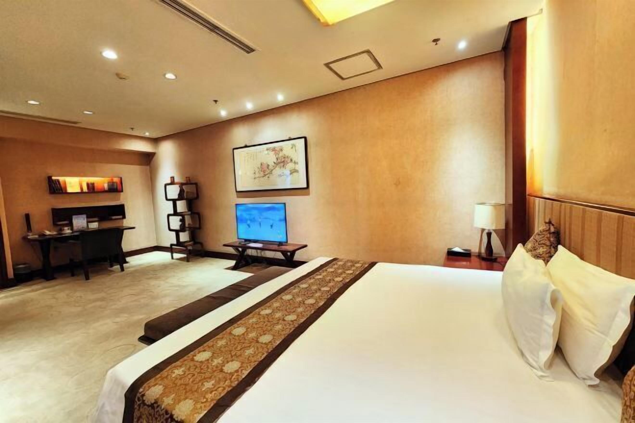 Minibar, in-room safe, desk, blackout drapes