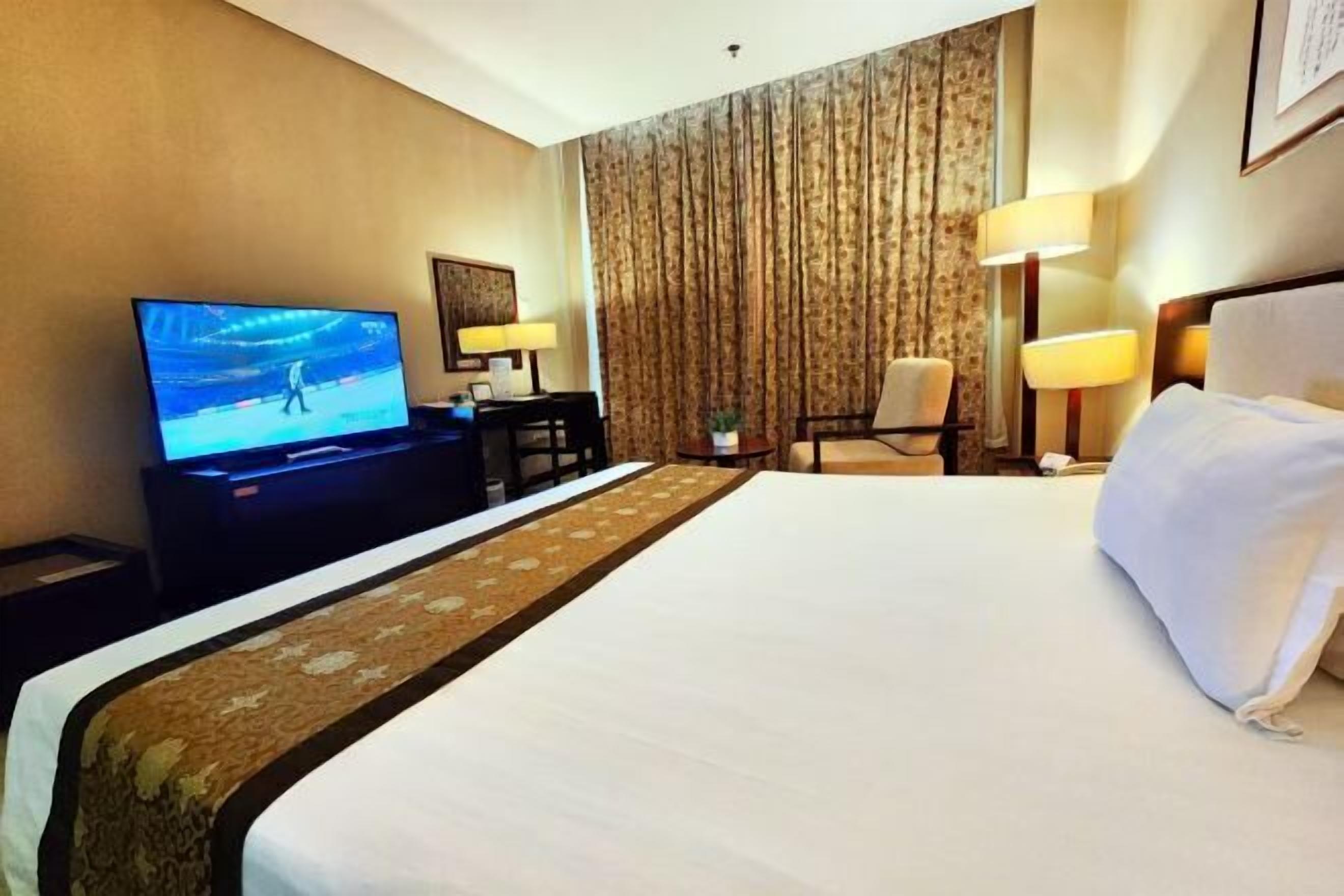 Minibar, in-room safe, desk, blackout drapes