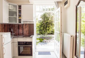 Luxury Apartment, 1 Bedroom | Private kitchen