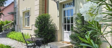 숙박 시설 정면