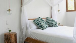 Phòng đôi có thiết kế đặc sắc, quang cảnh hồ bơi | 1 phòng ngủ, két bảo mật tại phòng 