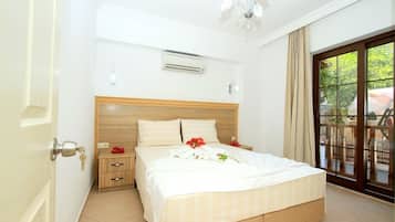 Apartment, 1 Bedroom | In-room safe, desk, soundproofing, iron/ironing board