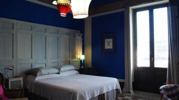 Superior-Zimmer (Khimiya) | Hochwertige Bettwaren, Pillowtop-Betten, Zimmersafe, Zustellbetten