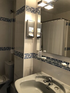 Doppia Superior | Bagno | Doccia, set di cortesia gratuito, asciugacapelli, asciugamani