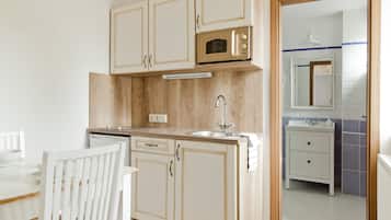 Design Apartment | Private kitchen | Fridge, microwave, espresso maker, electric kettle