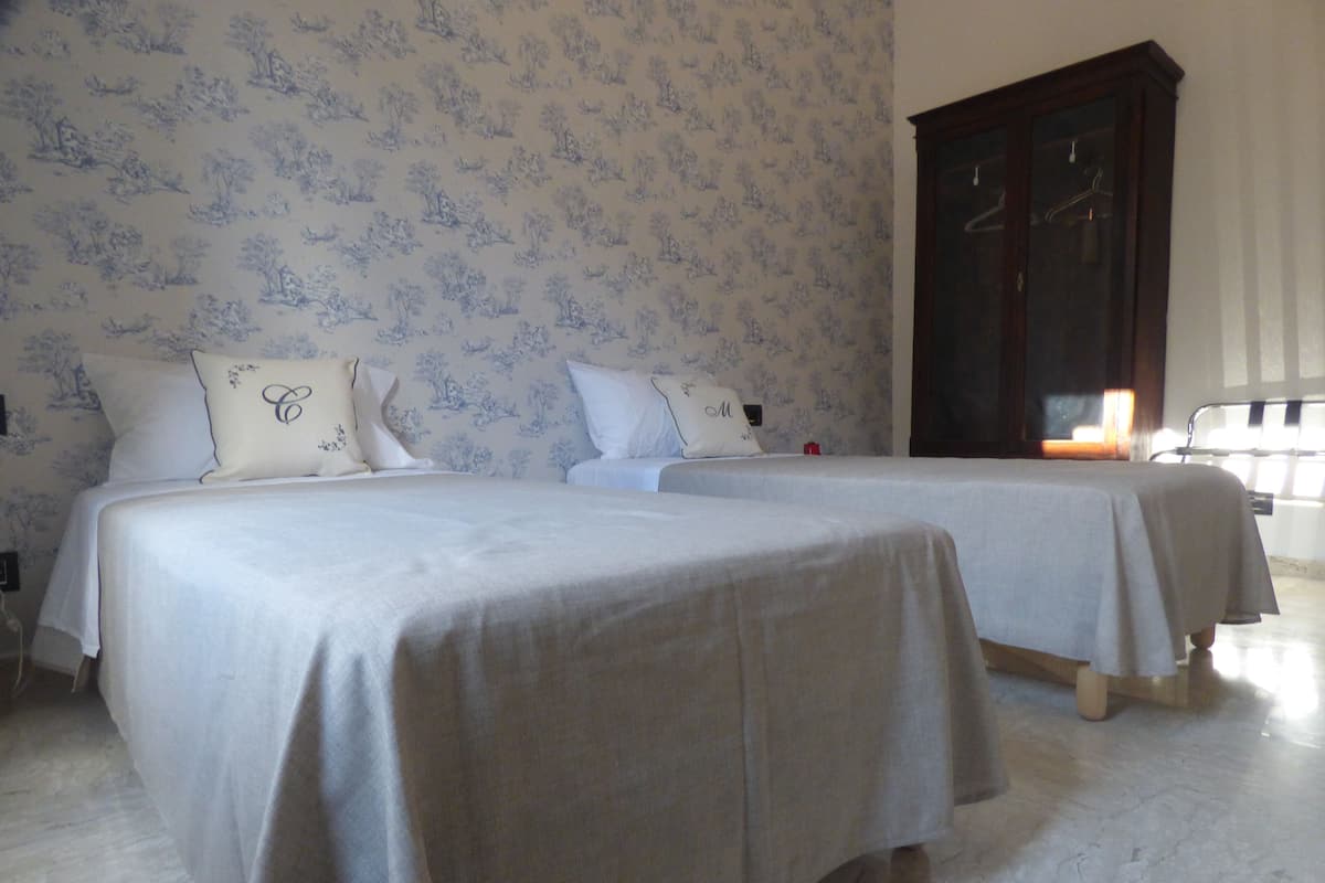 Habitación superior con 1 cama matrimonial o 2 individuales (Stanza Rossa) | 1 habitación y ropa de cama de alta calidad