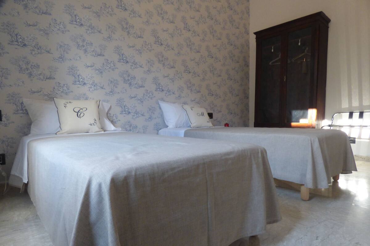 Superior Double or Twin Room (Stanza Rossa)