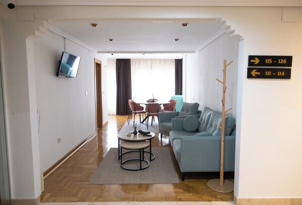 Télévision à écran plat