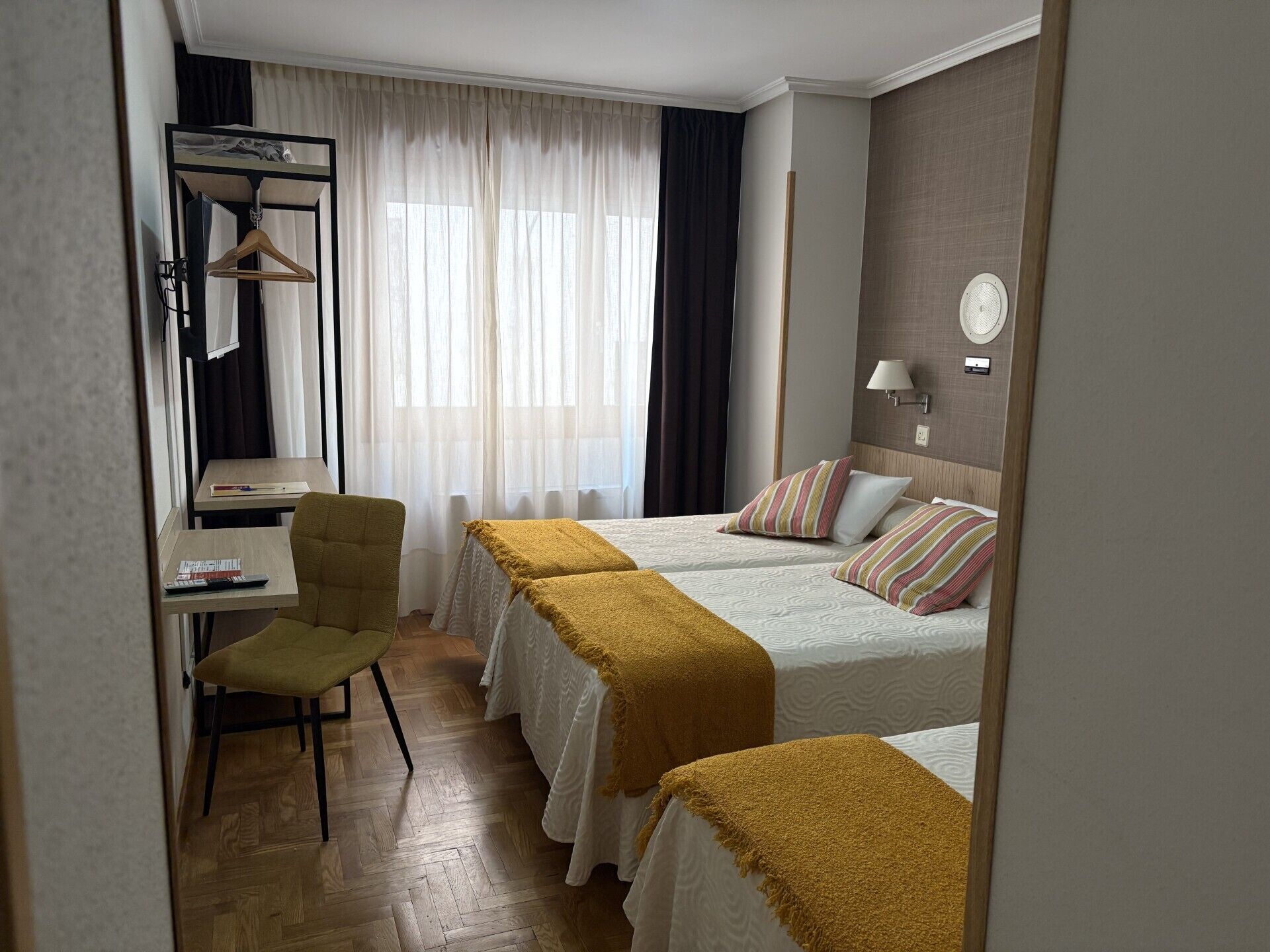 Triple Room, 3 Twin Beds | Free WiFi, bed sheets