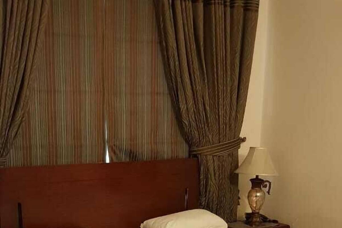Deluxe Double Room | Desk