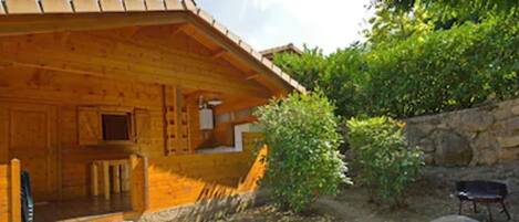 Chalet, 2 Bedrooms (4P) | 1 bedroom, blackout drapes, free WiFi, bed sheets