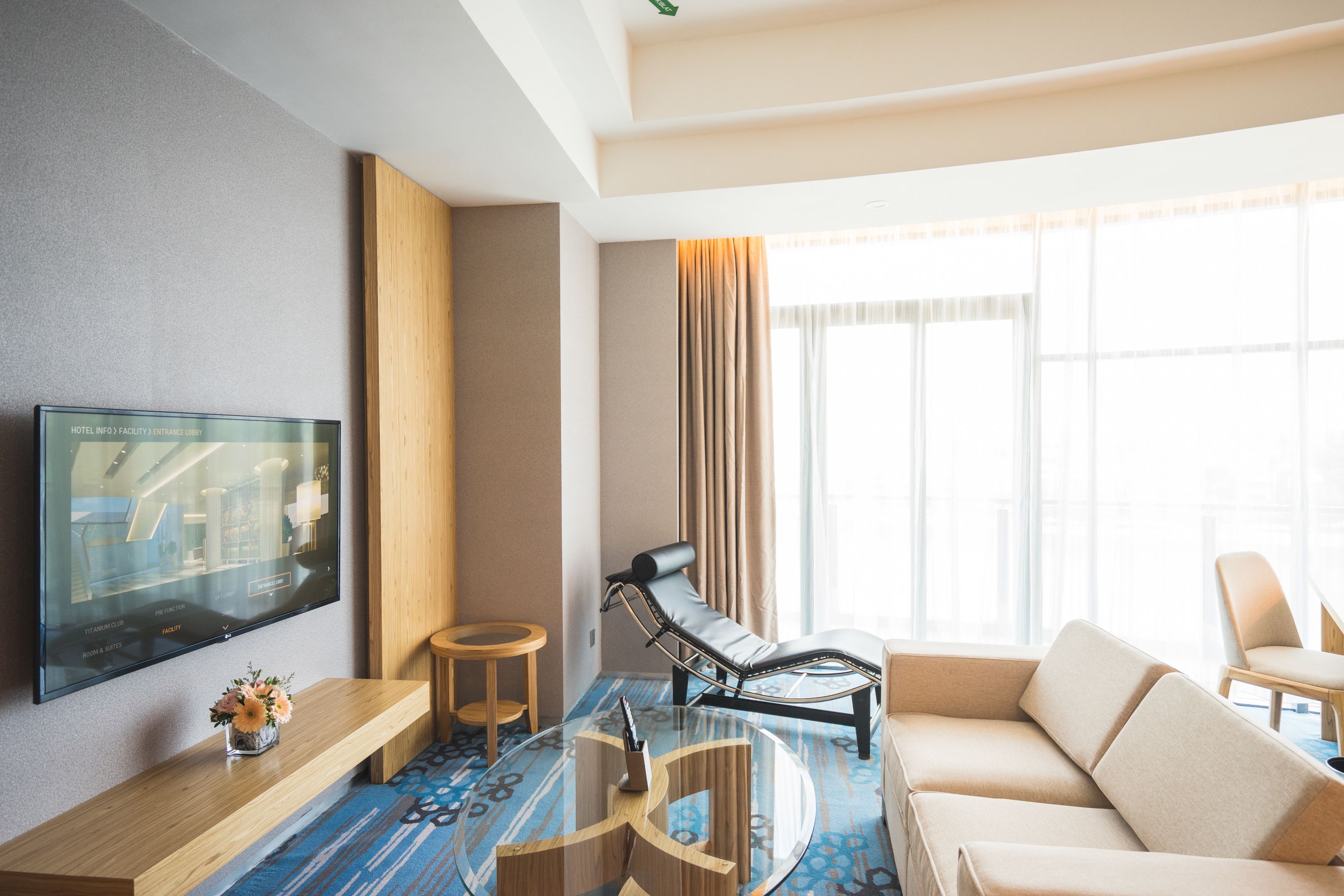 executive suite | premium bedding, minibar, in-room safe, individually furnished