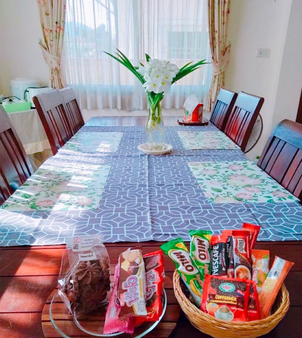 Three Bedrooms House | ครัวส่วนกลาง | ตู้เย็น, ไมโครเวฟ, เตาประกอบอาหาร, กาต้มน้ำไฟฟ้า