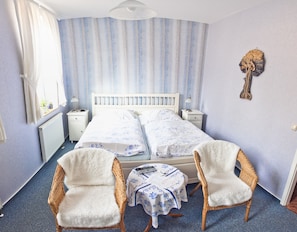 Double Room, Garden View | Individually decorated, individually furnished, blackout curtains