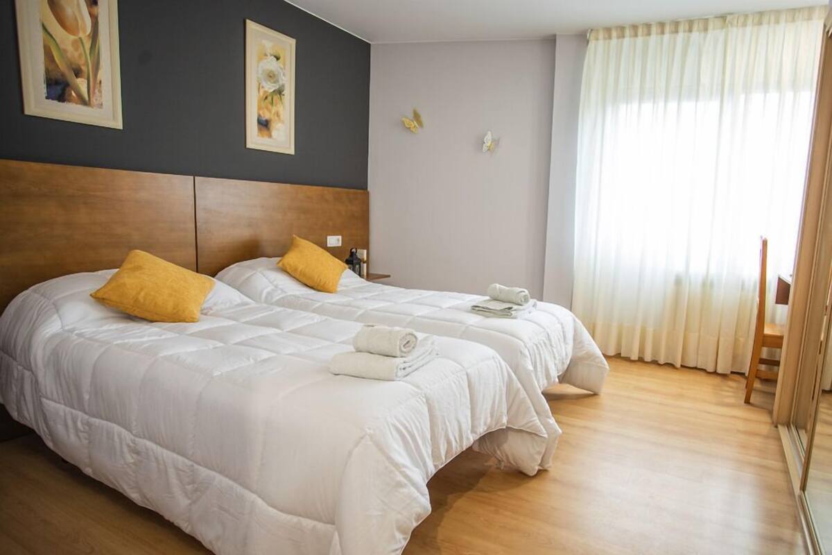 Kamar Double | Tempat tidur bayi gratis, tempat tidur lipat/tambahan, dan Wi-Fi gratis