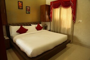 In-room safe, rollaway beds, free WiFi, wheelchair access - Van Chhavi Resort (Rajgarh)