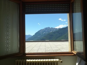 Chambre Double, vue montagne | Bureau, Wi-Fi gratuit, draps fournis