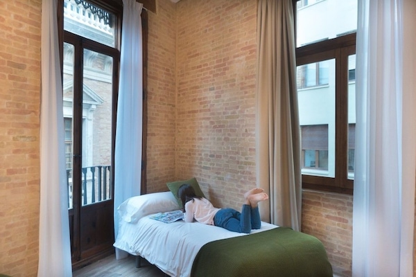 Habitación triple | Cortinas opacas, tabla de planchar con plancha, wifi gratis