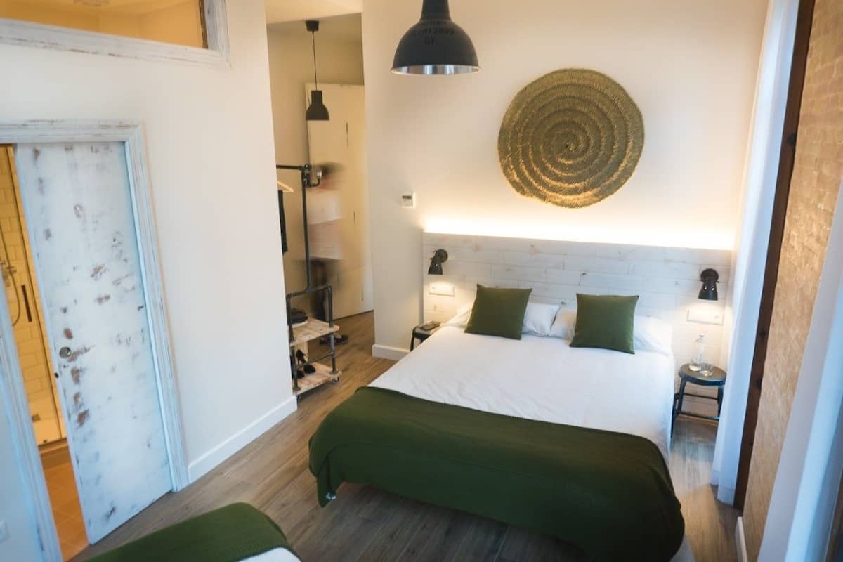 Triple Room | Blackout drapes, iron/ironing board (on request), WiFi (free)