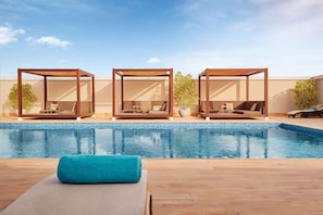 Indoor pool, outdoor pool, free cabanas, pool umbrellas - Flora Inn Hotel Dubai Airport (Dubai)