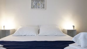 Superior Double Room, Sea View | In-room safe, desk, soundproofing, cribs/infant beds